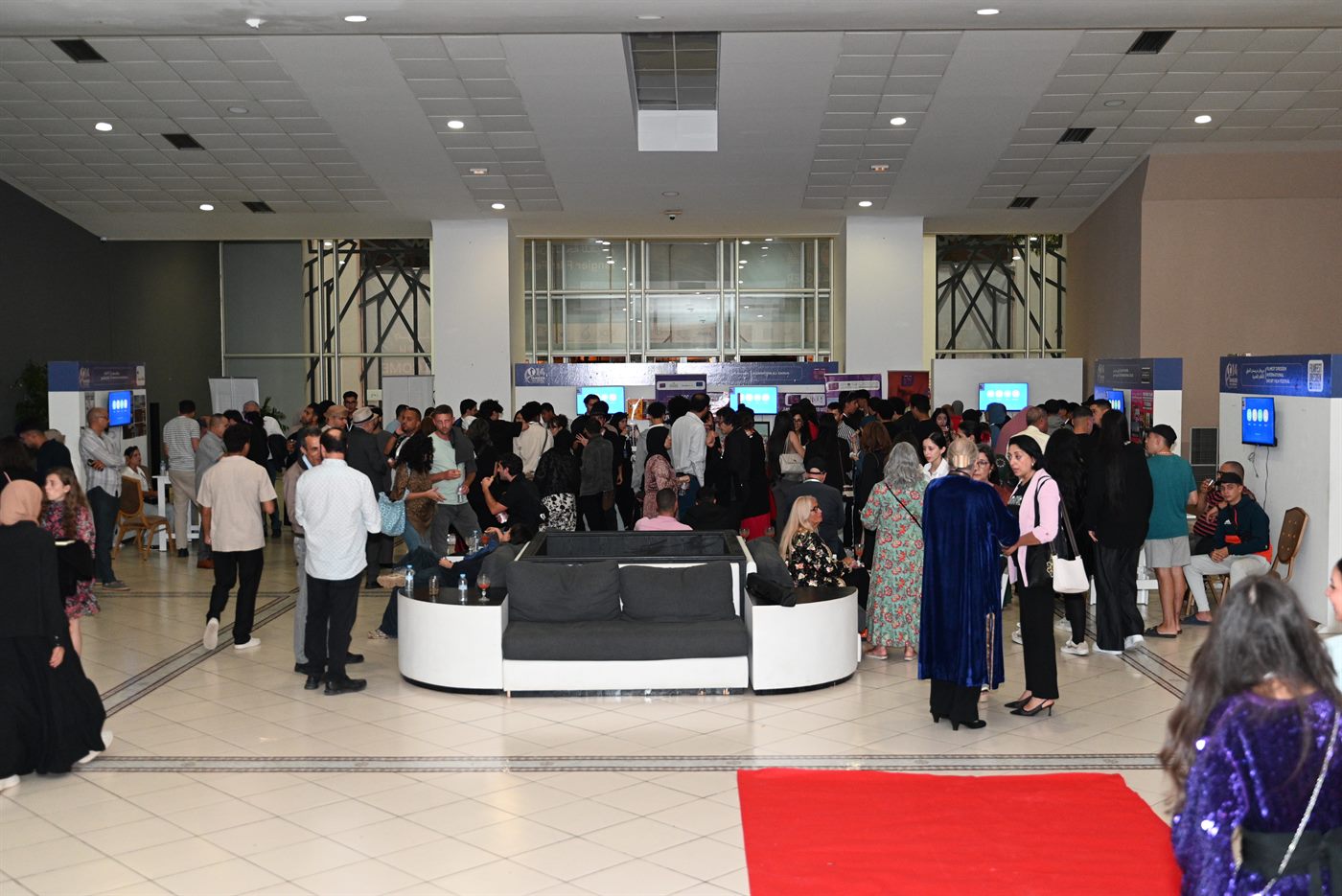 Public du Tangier Film Festival dans le hall